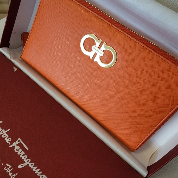 NWT ~ Salvatore Ferragamo Icona Large Gancini Zip Around Wallet ~ Lava - Picture 12 of 15